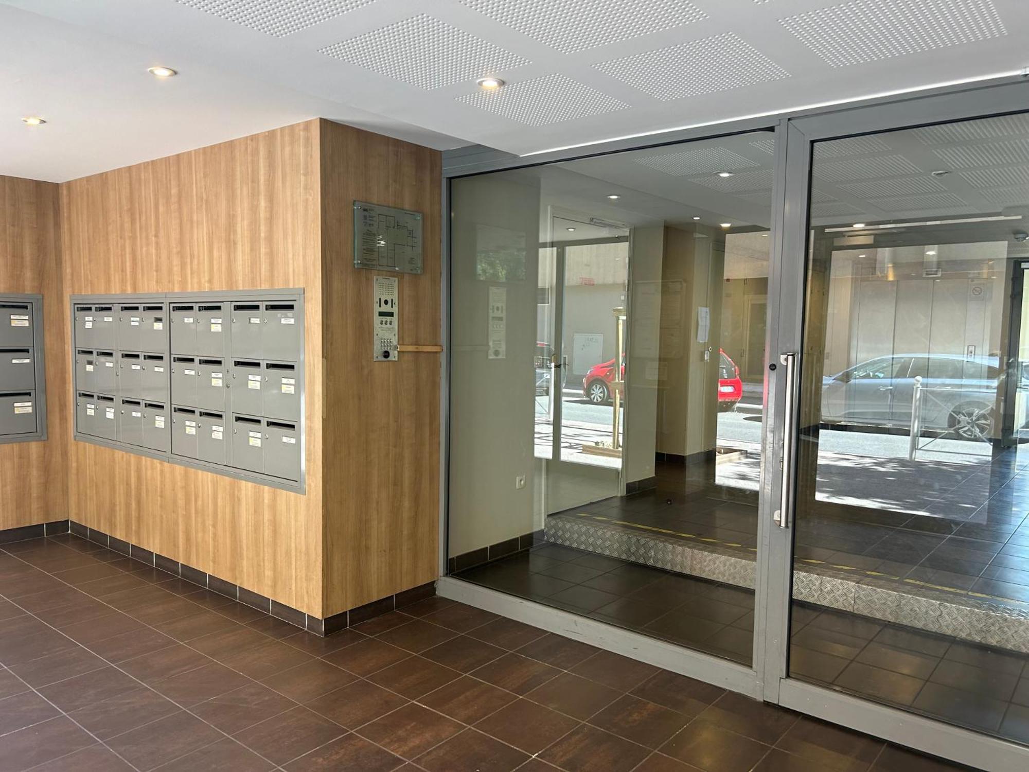 Apartamento T3 Proche Gare Et Plages Parking Prive