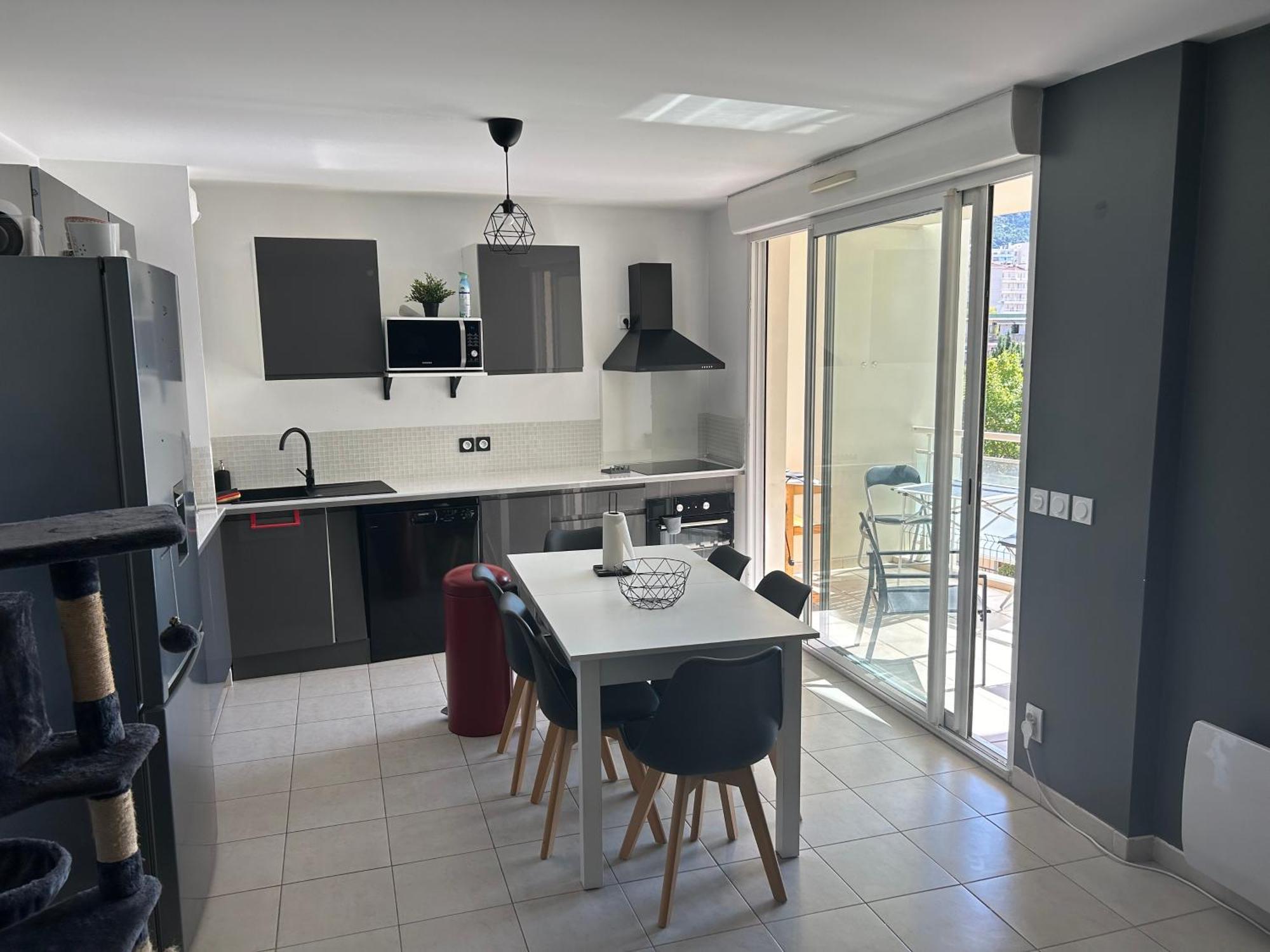 T3 Proche Gare Et Plages Parking Prive Apartment Toulon